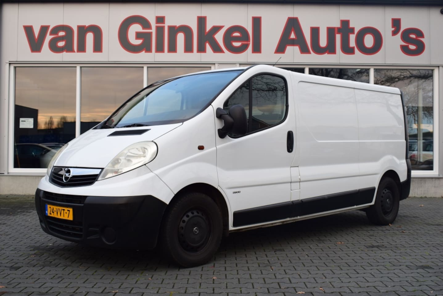 Opel Vivaro - 2.5 CDTI L2 H1 2.5 CDTI L2H1 - AutoWereld.nl