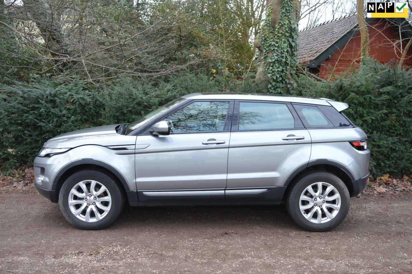 Land Rover Range Rover Evoque - 2.2 eD4 2WD Pure 1ste eig/Org NL/NAP/glasdak - AutoWereld.nl