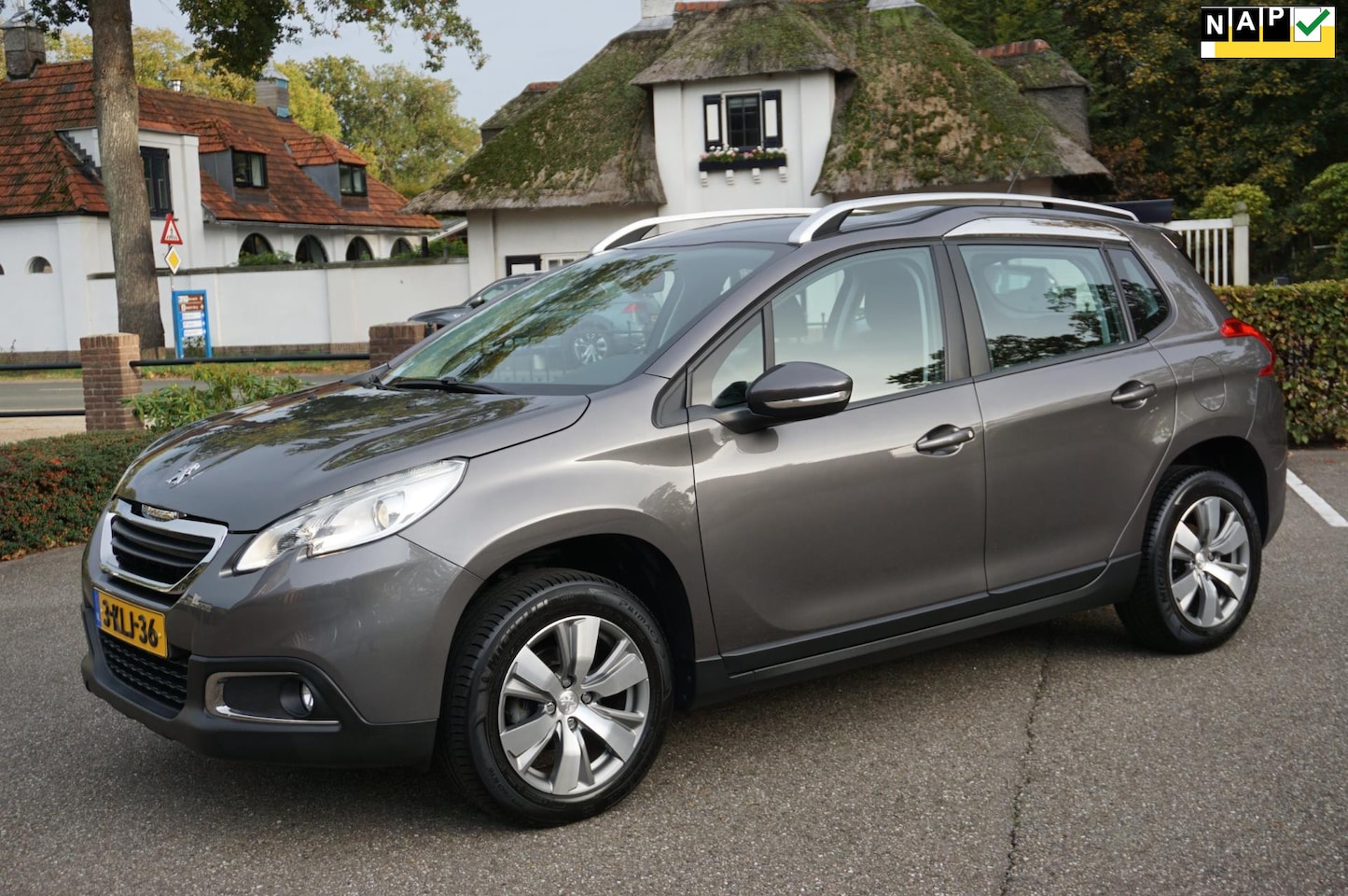 Peugeot 2008 - 1.2 VTi Active Airco Cruise Lm Velgen - AutoWereld.nl