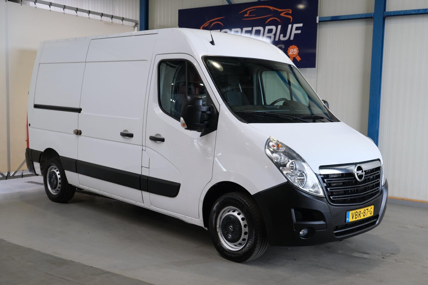 Opel Movano - 2.3 CDTI BiTurbo L2H3 Start/Stop - Met kasten inrichting! - AutoWereld.nl