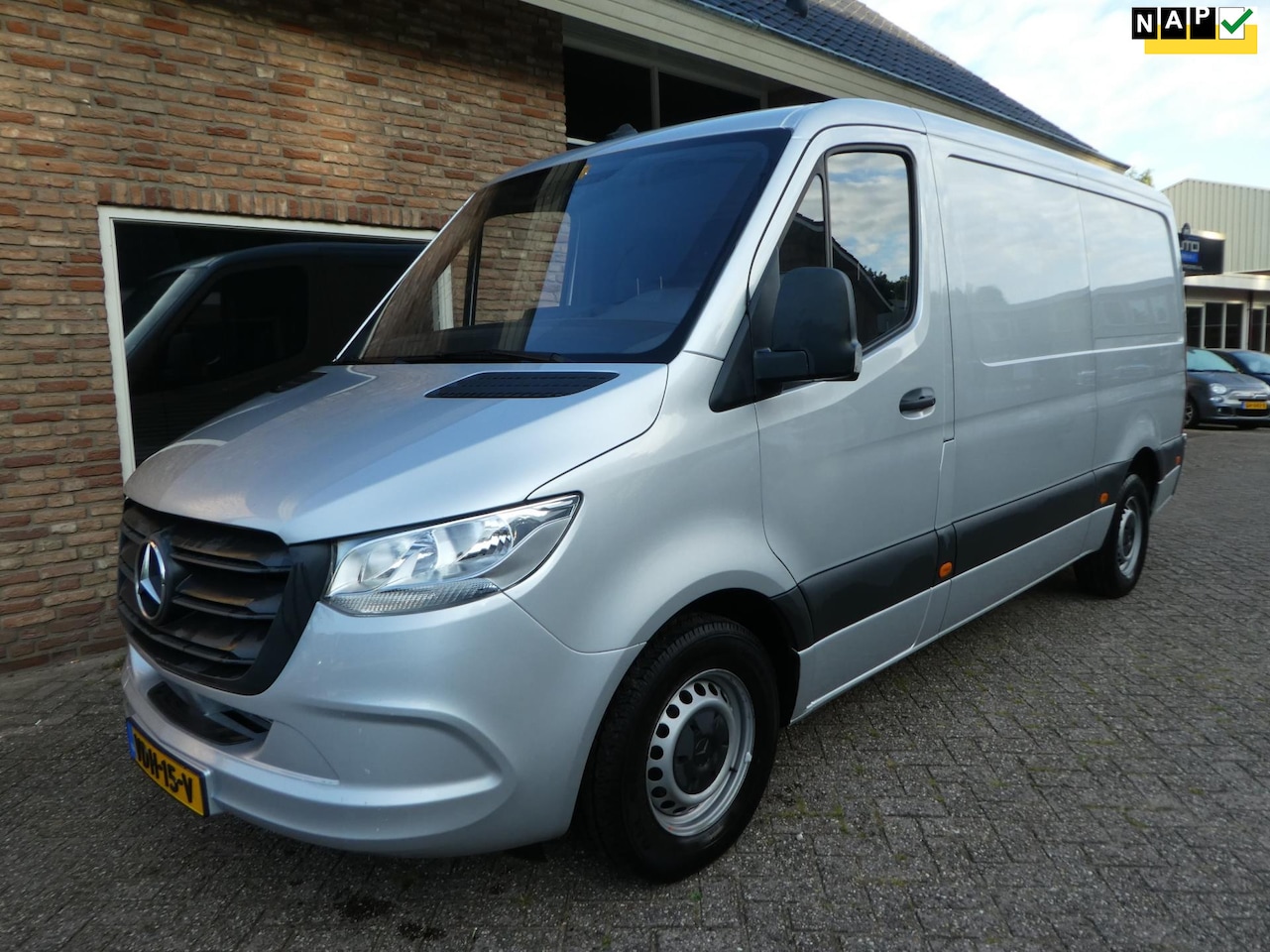 Mercedes-Benz Sprinter - 319 3.0 CDI L2H1 DC EURO VI-D - AutoWereld.nl