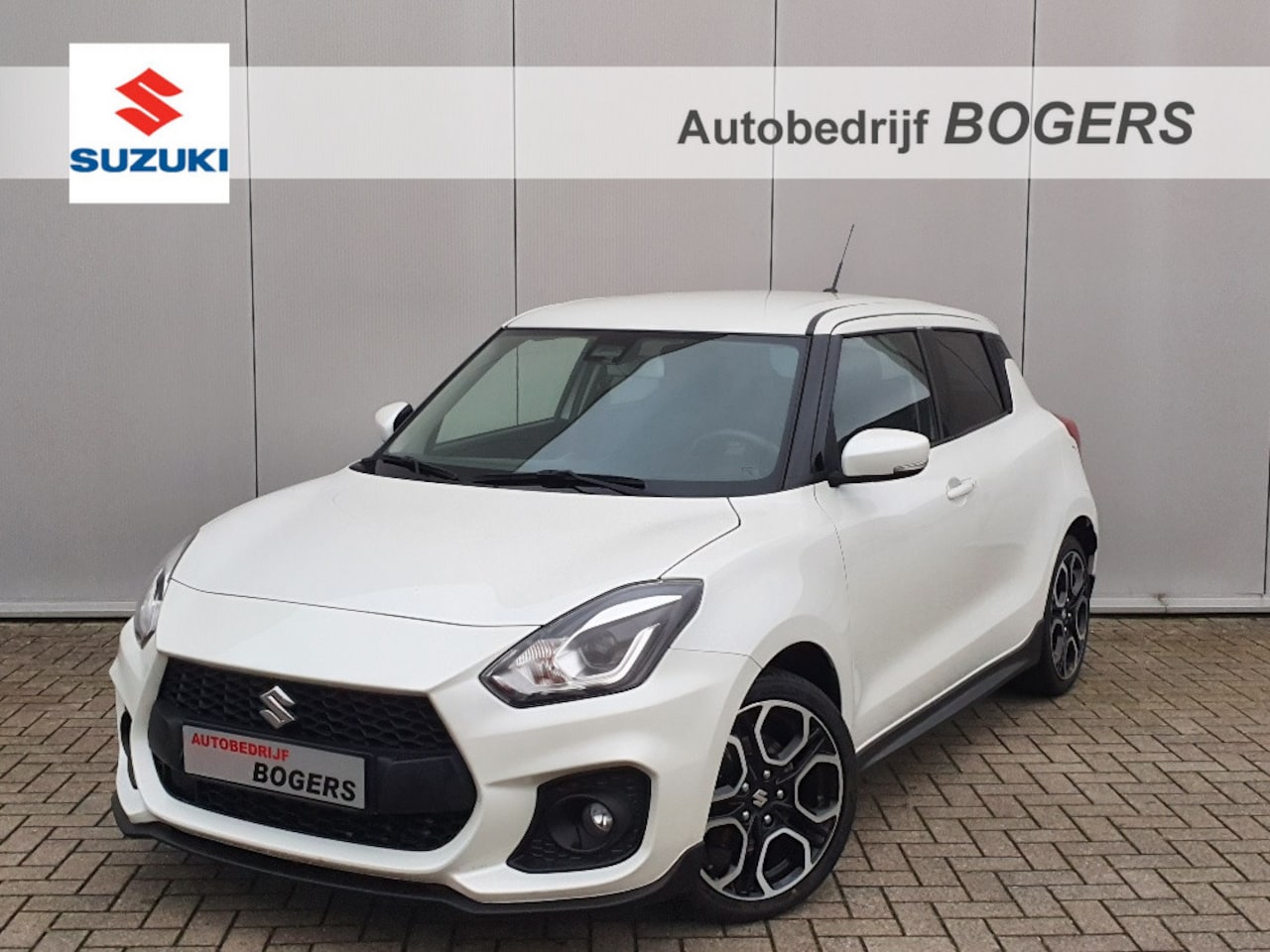 Suzuki Swift - 1.4 Sport Navigatie, Climate Control, 17"Lm, Adaptive Cruisecontrol, Keyless Entry, Achter - AutoWereld.nl