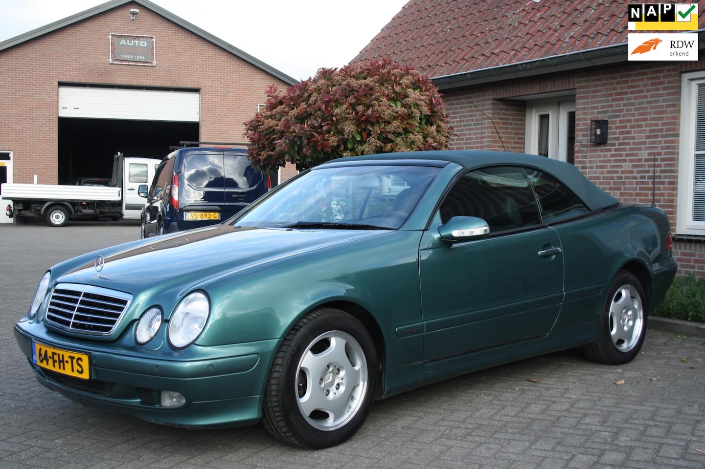 Mercedes-Benz CLK-klasse Cabrio - 320 Elegance 1Ste Eigenaar!!! Nederlandse Auto Leder Xenon Navigatie, Trekhaak, Zeer Nette - AutoWereld.nl