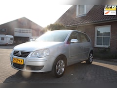 Volkswagen Polo - 1.4-16V Comfortline.automaat.clima..cruise control.dealer onderh