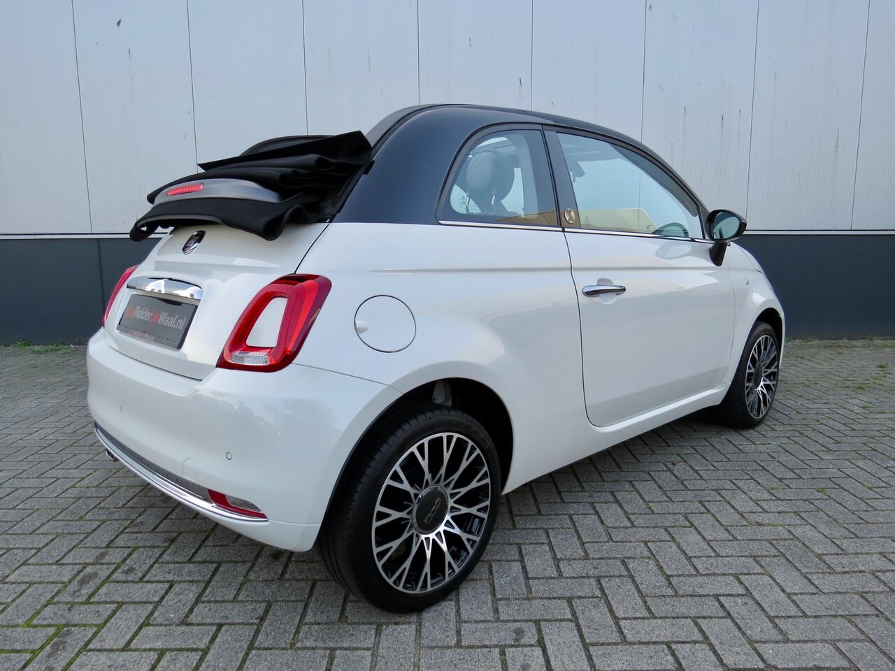 Fiat 500 C - 1.2 120th editie *Big navi *Carplay*Cruise c*Uniek - AutoWereld.nl