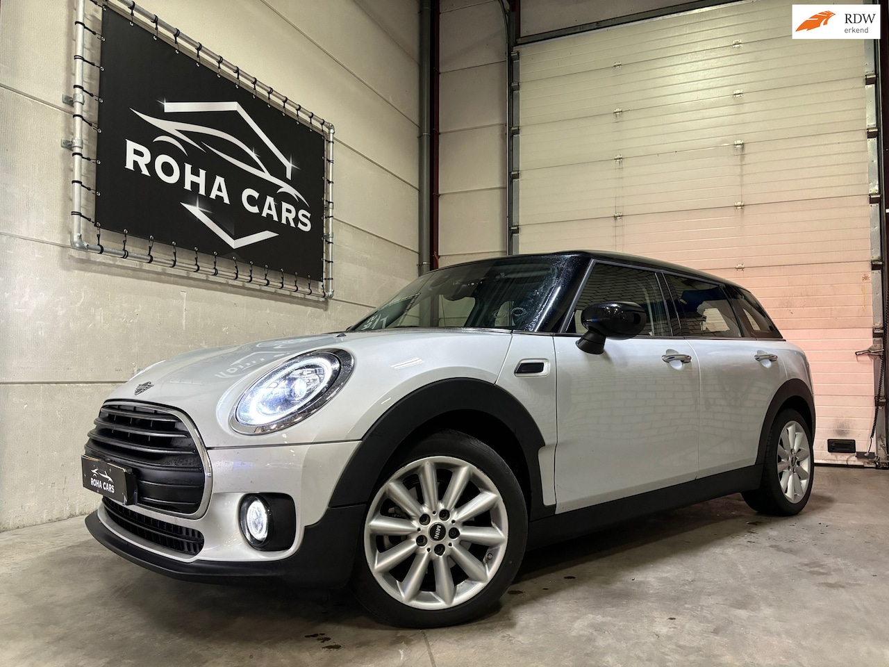 MINI Clubman - 1.5 Cooper AUTOMAAT PANORAMA DIGI DASH NAVI LED - AutoWereld.nl