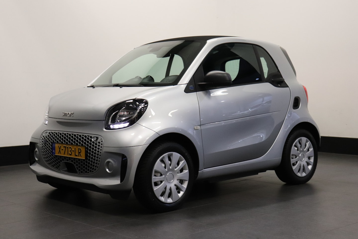 Smart Fortwo - EQ Comfort 60KW | A/C Climate | Cruise | Stoel verw. | € 12.950,- Incl. BTW - AutoWereld.nl