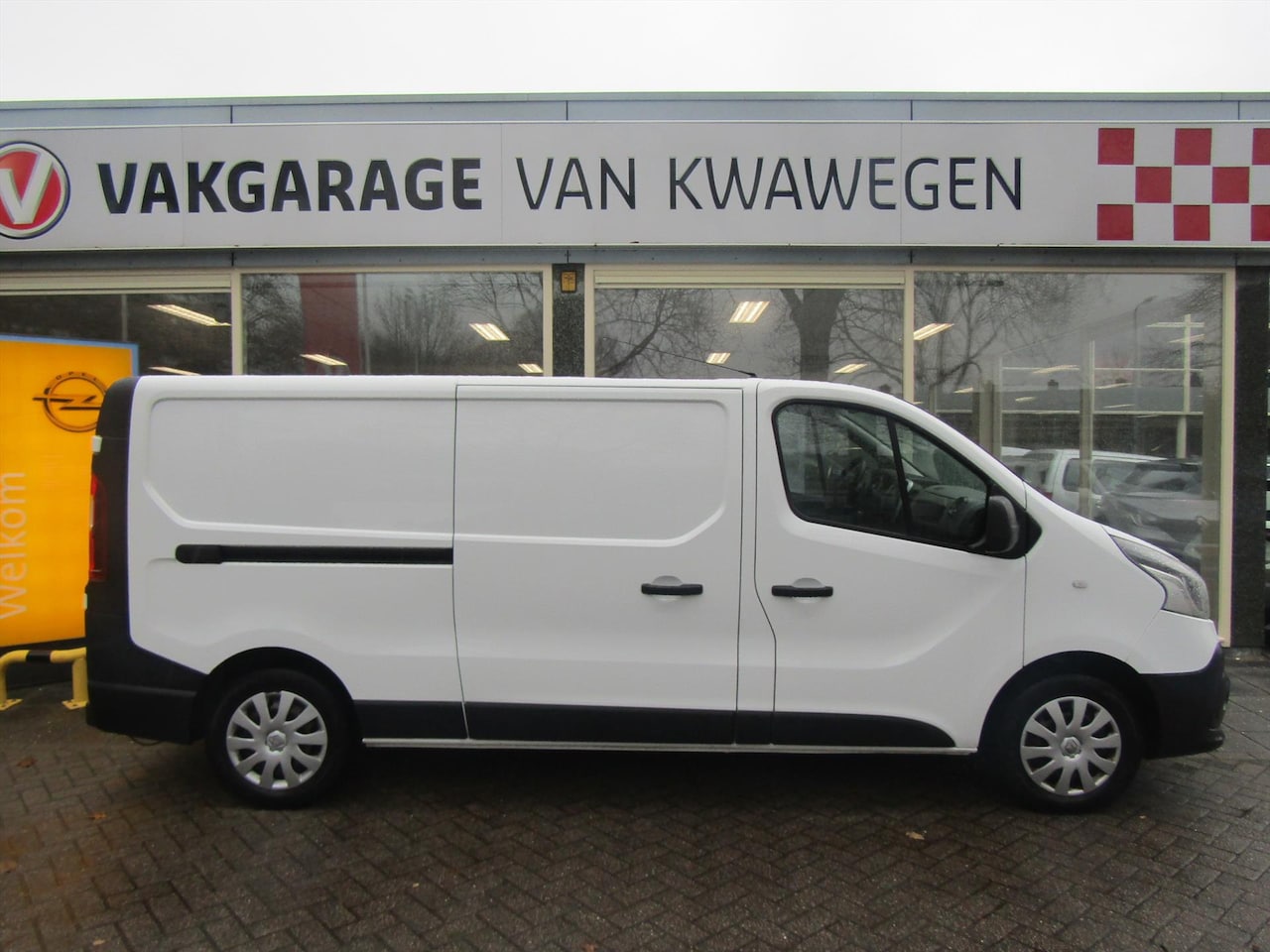 Renault Trafic - BESTEL NAVI AIRCO BLUETOOTH TREKHAAK - AutoWereld.nl