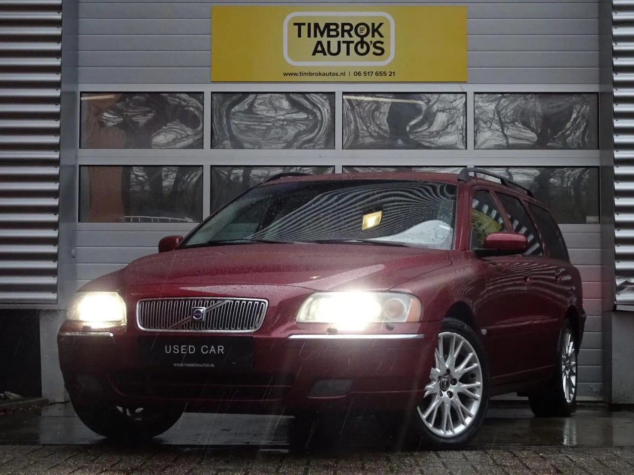 Volvo V70 - 2.5T 210PK Summum *Softleder/Xenon/NW Distr/PDC/Trekhaak* - AutoWereld.nl