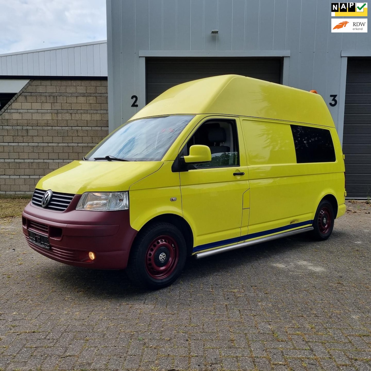 Volkswagen Transporter Kombi - 1.9TDI AIRCO AMBULANCE CAMPER ZIEKENWAGEN - AutoWereld.nl