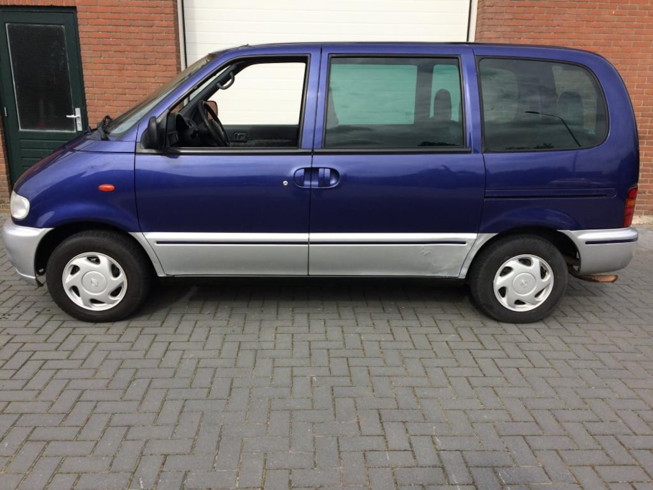 Nissan Serena - 2.0 inj Benzine 7pers florida uitv 1Eig /165 DKM - AutoWereld.nl