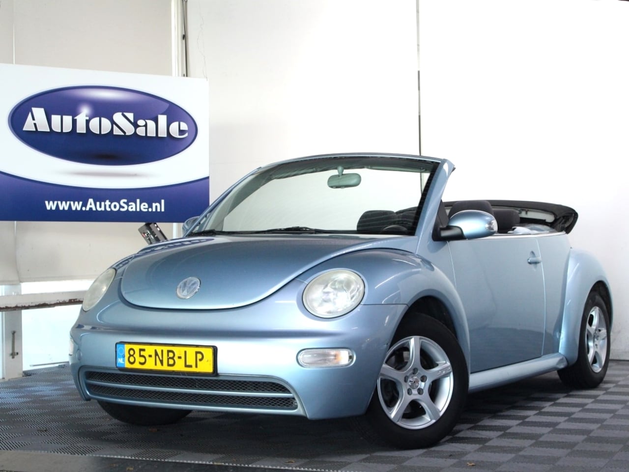 Volkswagen New Beetle Cabriolet - 1.6 NL-AUTO CRUISE LMV '03 - AutoWereld.nl