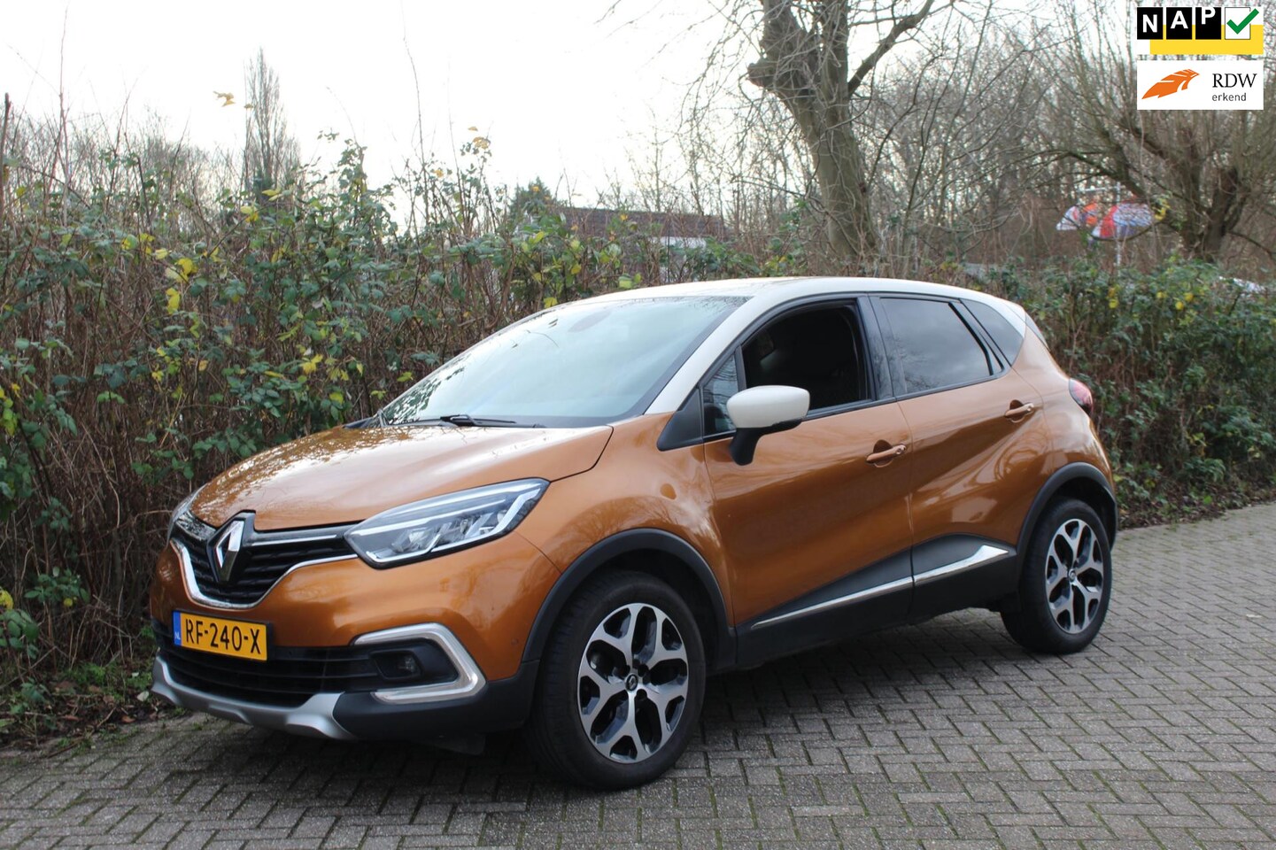 Renault Captur - 1.2 TCe Intens *Keyless *Navi *Camera *Cruise - AutoWereld.nl