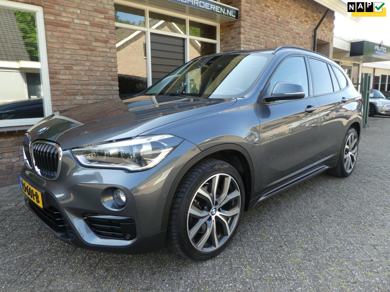 BMW X1 - XDrive20i M Sport Automaat / Panoramdak / Head Up - AutoWereld.nl