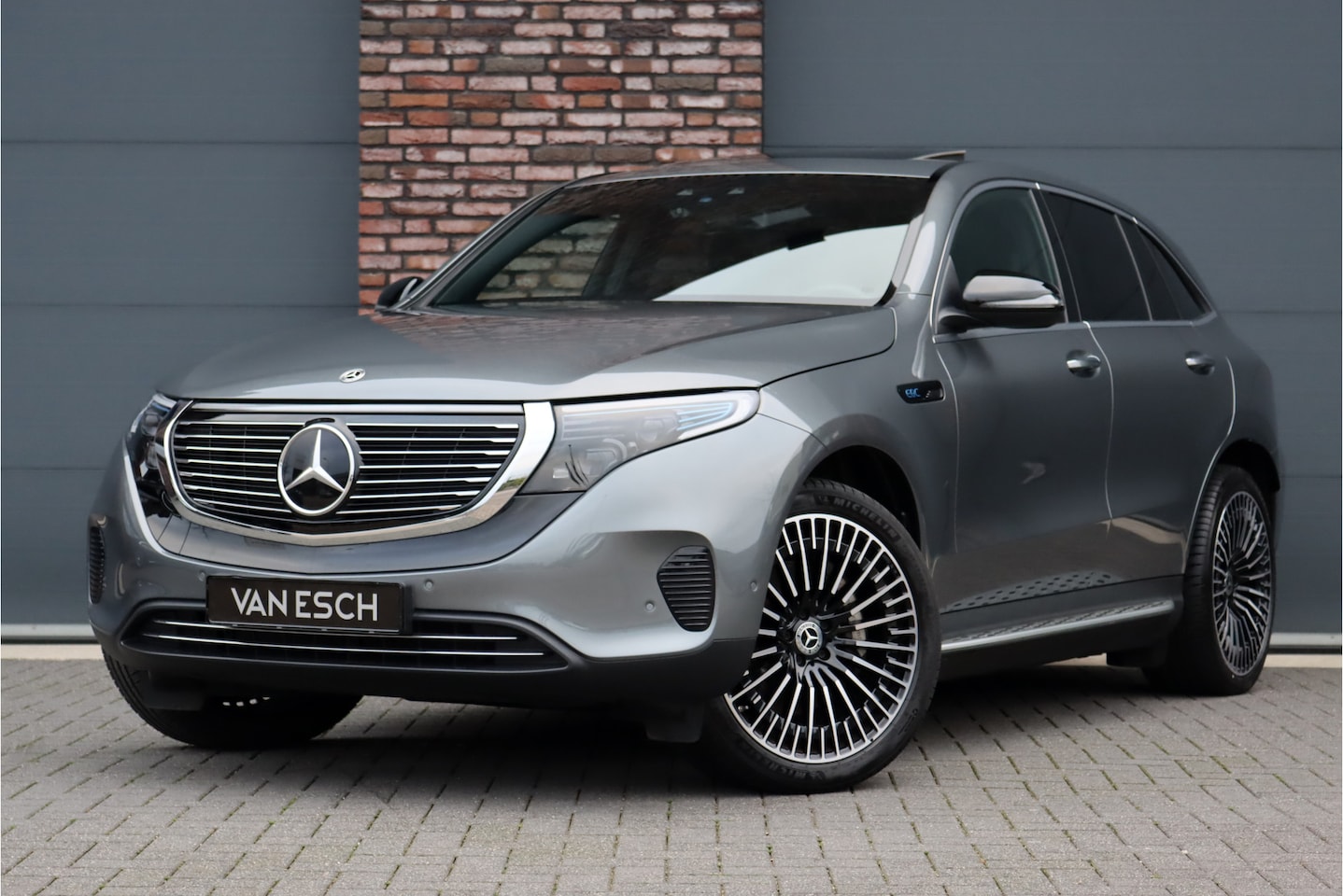 Mercedes-Benz EQC - 400 4-MATIC Electric Art 80 kWh, Schuifdak, Distronic+, Massage, Leder, Keyless Go, Stoelv - AutoWereld.nl