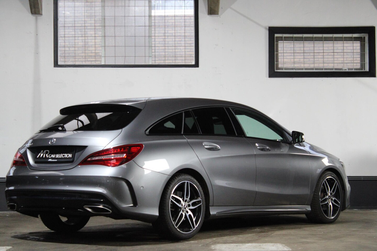 MercedesBenz CLAklasse Shooting Brake 180 AMG Trekhaak Apple