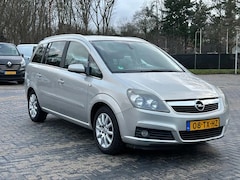 Opel Zafira - 2.2 Executive