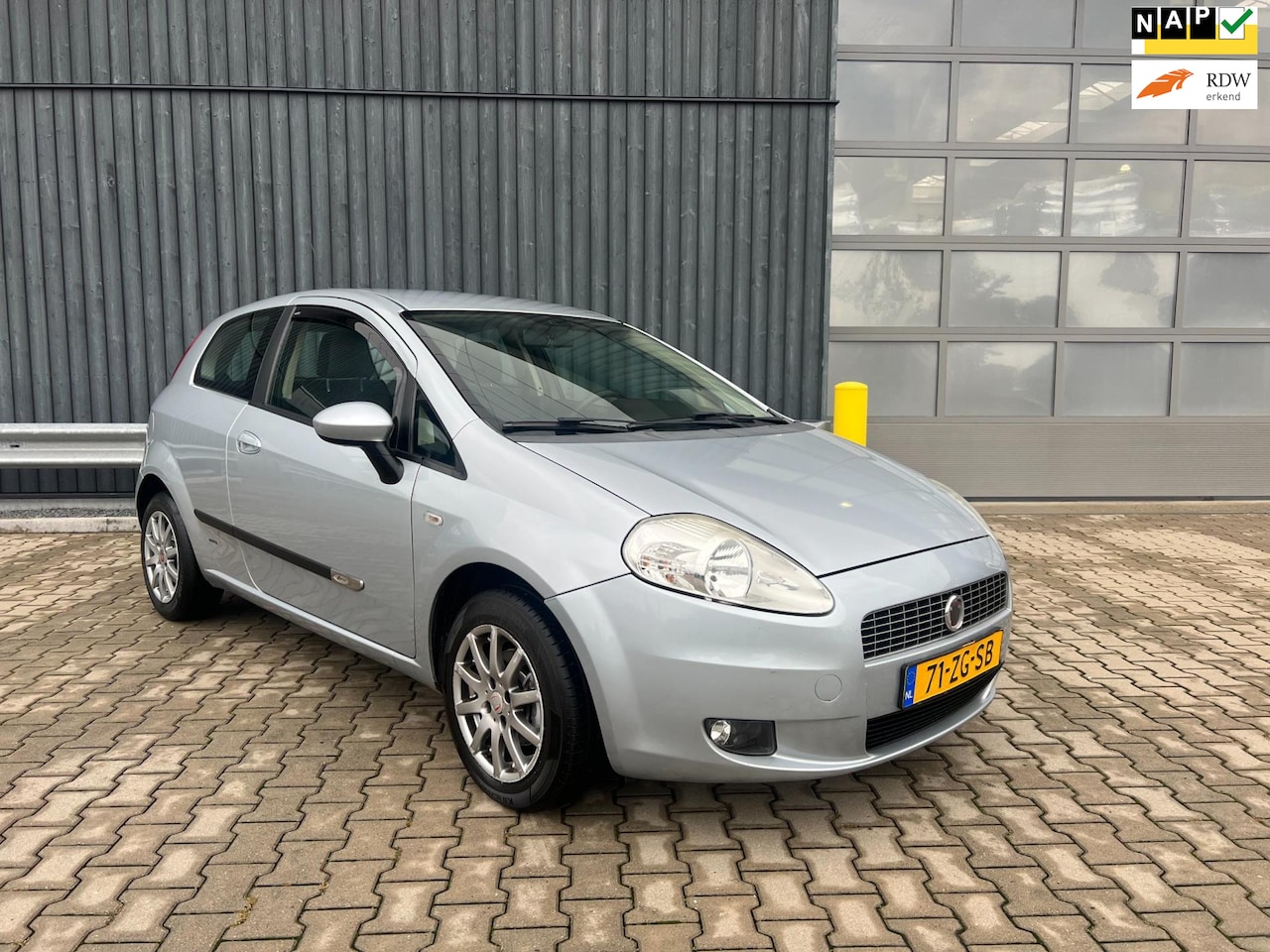 Fiat Grande Punto - 1.4 Dynamic / NAP / AIRCO / CRUISE CONTROL - AutoWereld.nl