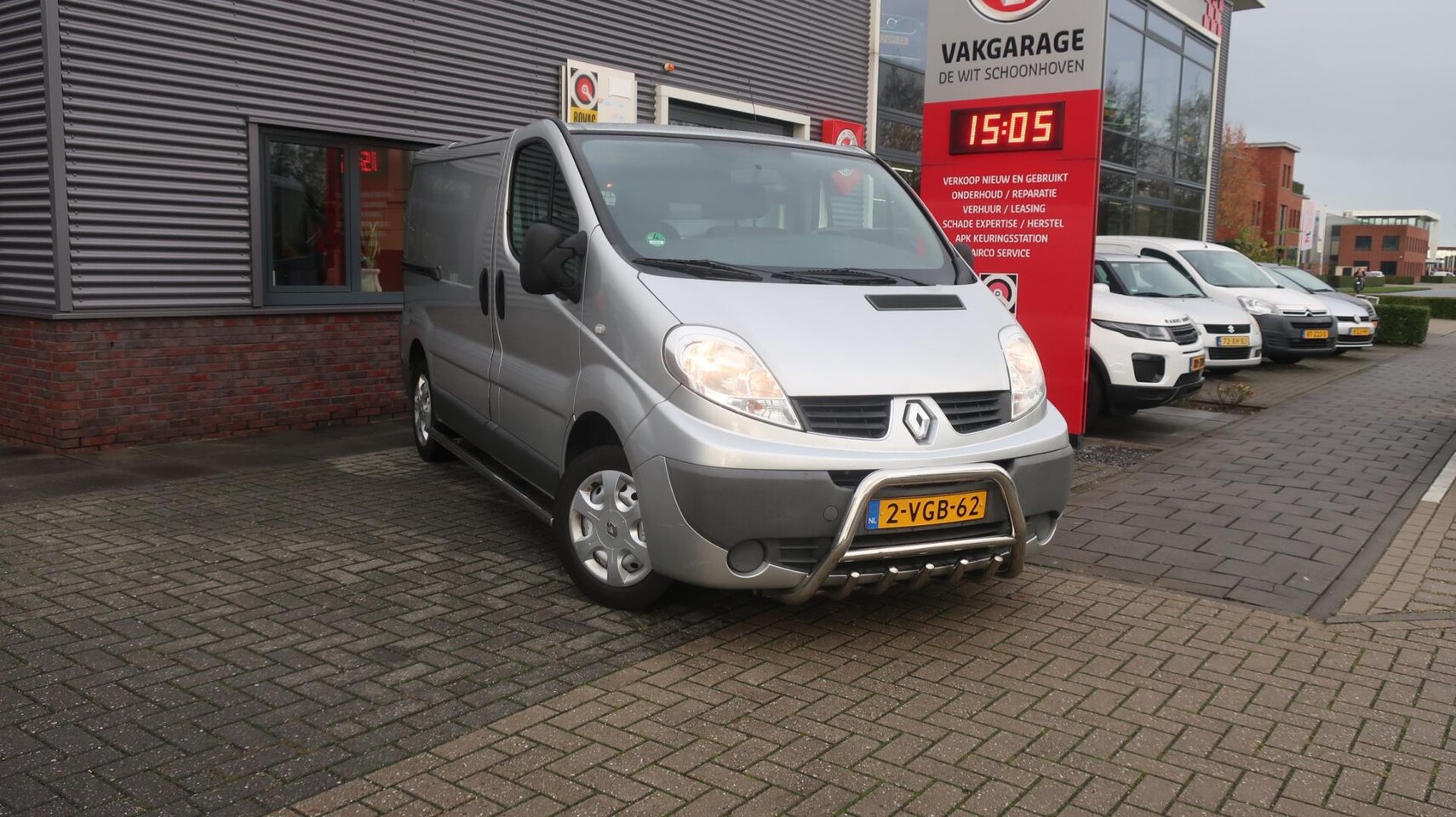 Renault Trafic - 2.0 dCi T27 L1H1 Générique DC 2.0 dCi T27 L1H1 Générique DC; NIEUWE APK - AutoWereld.nl