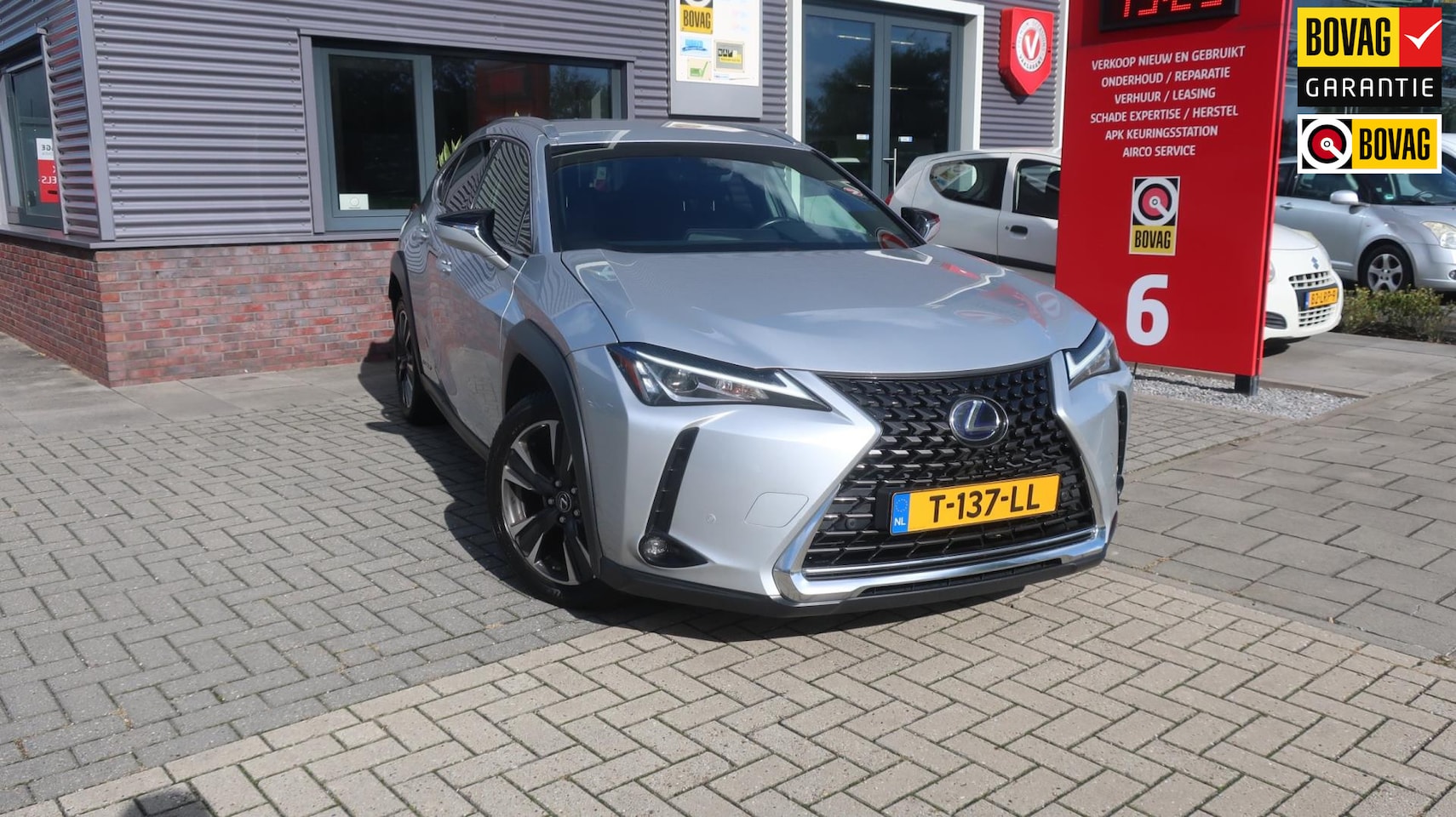 Lexus UX - 250h Business Line 250h Business Line - AutoWereld.nl