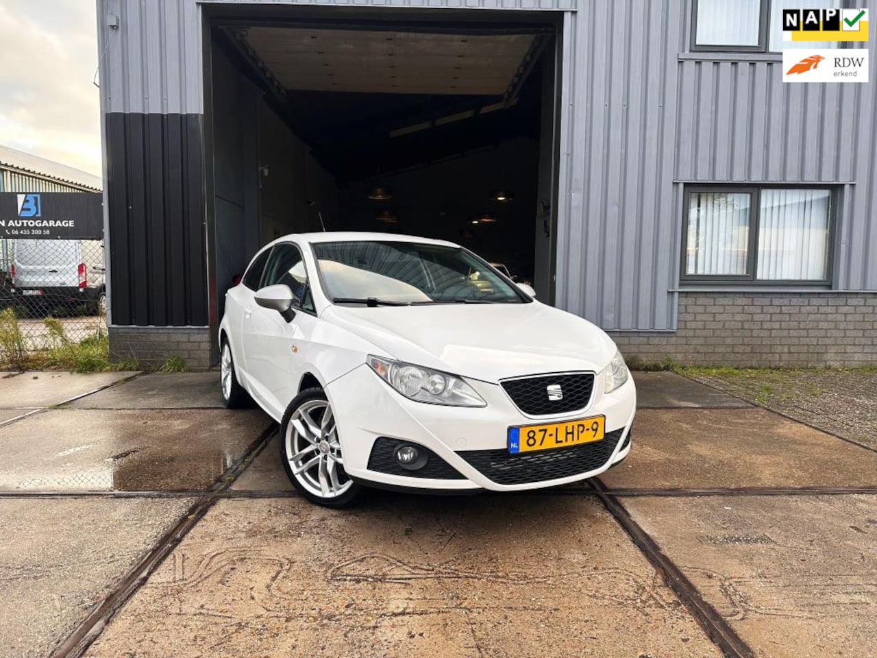 Seat Ibiza SC - 1.4 TSI FR 1.4TSI FR (Navi*Cam*Leer*AUT*Cruis*Clima*NAP) - AutoWereld.nl