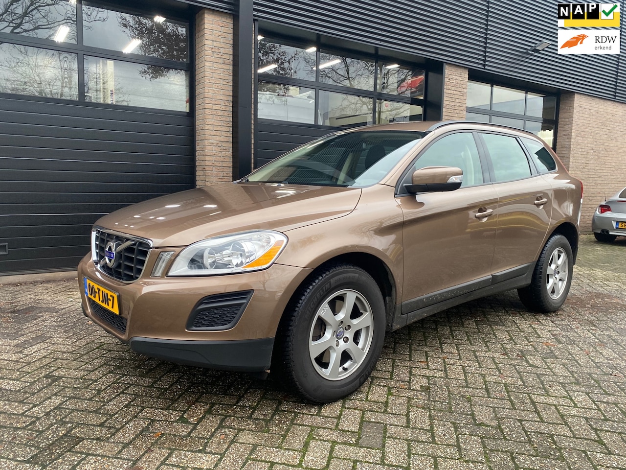 Volvo XC60 - 2.0 T5 FWD Kinetic Automaat - AutoWereld.nl