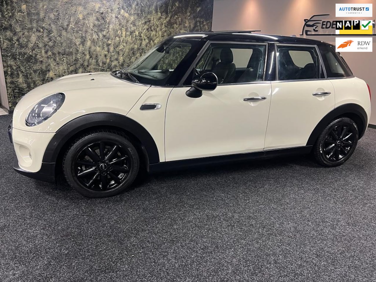 MINI Cooper - 1.5 Chili-NAVI-PANO GLAZEN DAK-LEER-SPORT ST-NAP - AutoWereld.nl