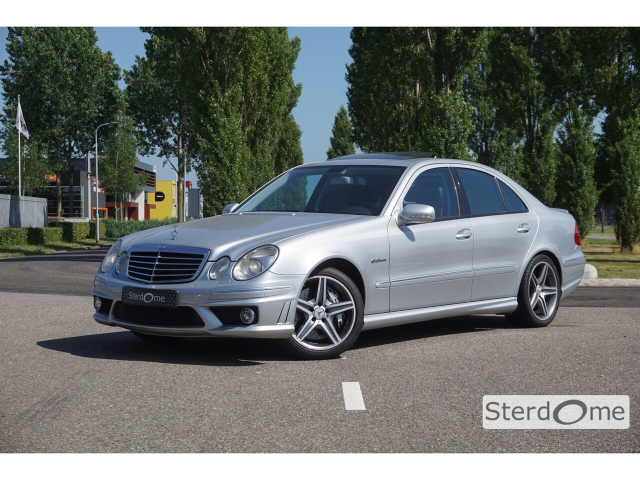 Mercedes-Benz E-klasse - 63 AMG l panoramadak l Airmatic l Comand l Harman kardon l Memory pakket l PTS l l alarm l - AutoWereld.nl