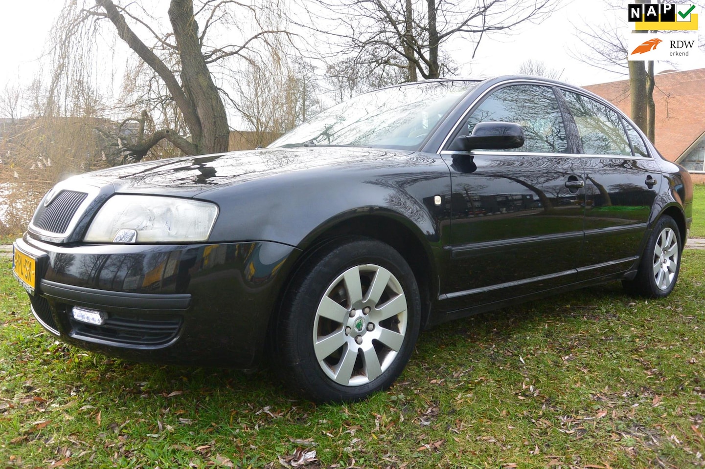 Skoda Superb - 1.8 T Comfort Automaat*airco*cruise*navigatie - AutoWereld.nl