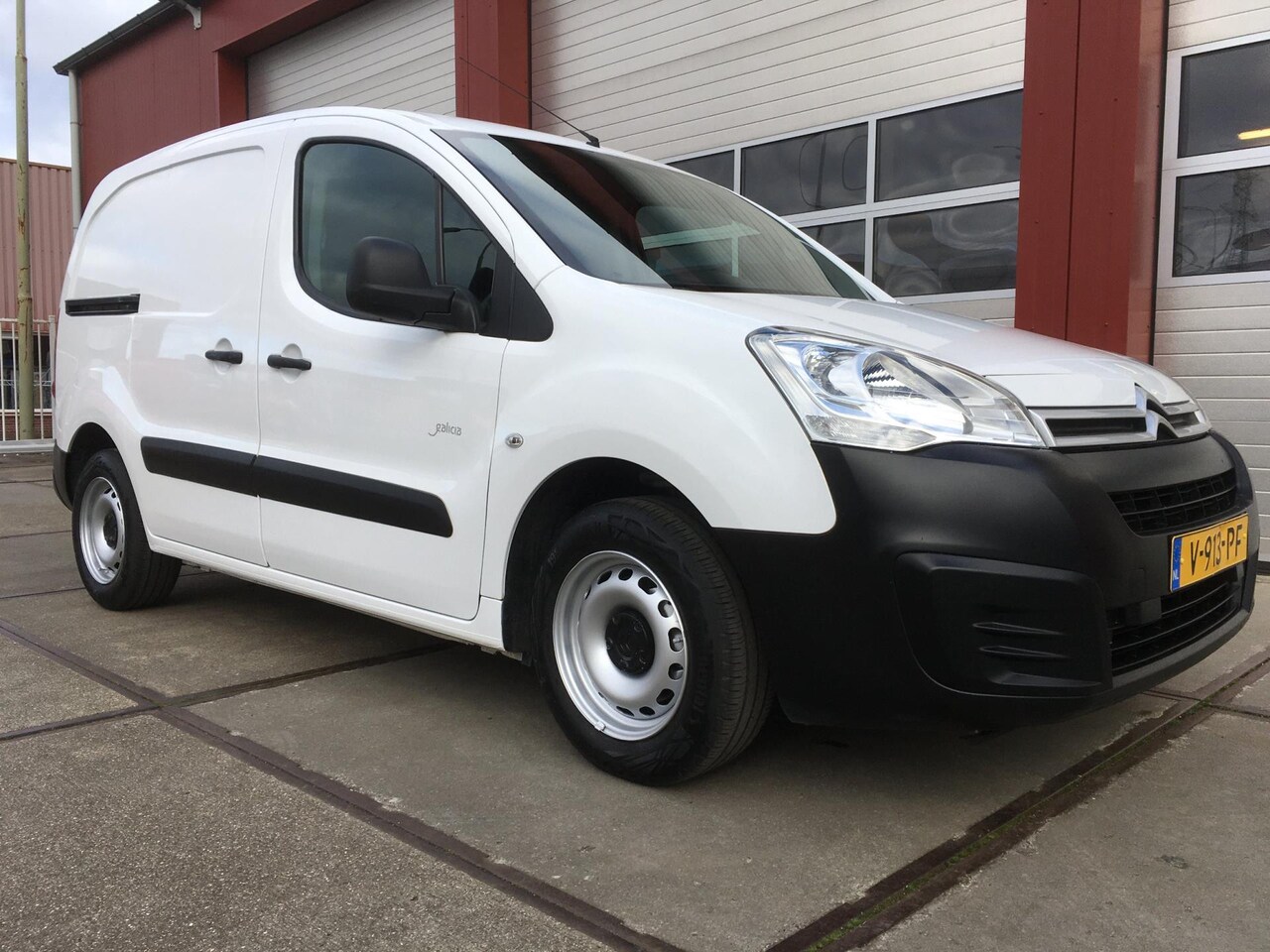 Citroën Berlingo - 1.6 BlueHDI 75 Comfort 1.6 BlueHDI 75 Comfort - AutoWereld.nl