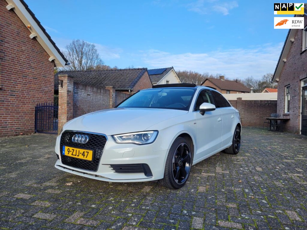 Audi A3 Limousine - 1.4 TFSI CoD Ambiente Pro Line PANORAMADAK - AIRCO - LED - CRUISE CONTROLE - 18 INCH ROTOR - AutoWereld.nl