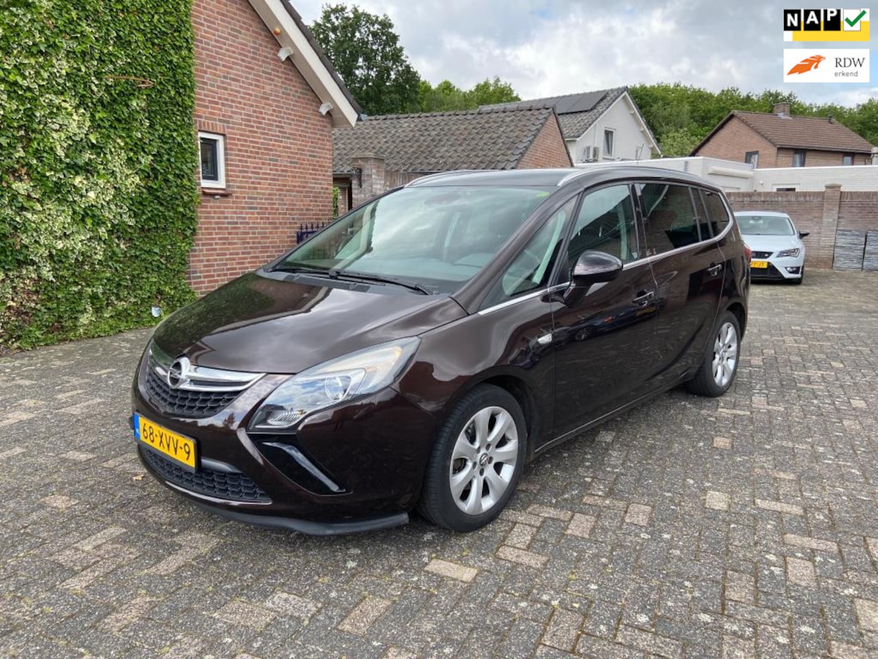 Opel Zafira Tourer - 1.4 Cosmo nieuw model Dealer onderhouden N.A.P - AutoWereld.nl