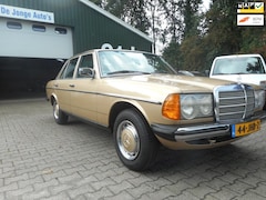 Mercedes-Benz 200-280 (W123) - 230 E bj 1981 automaat