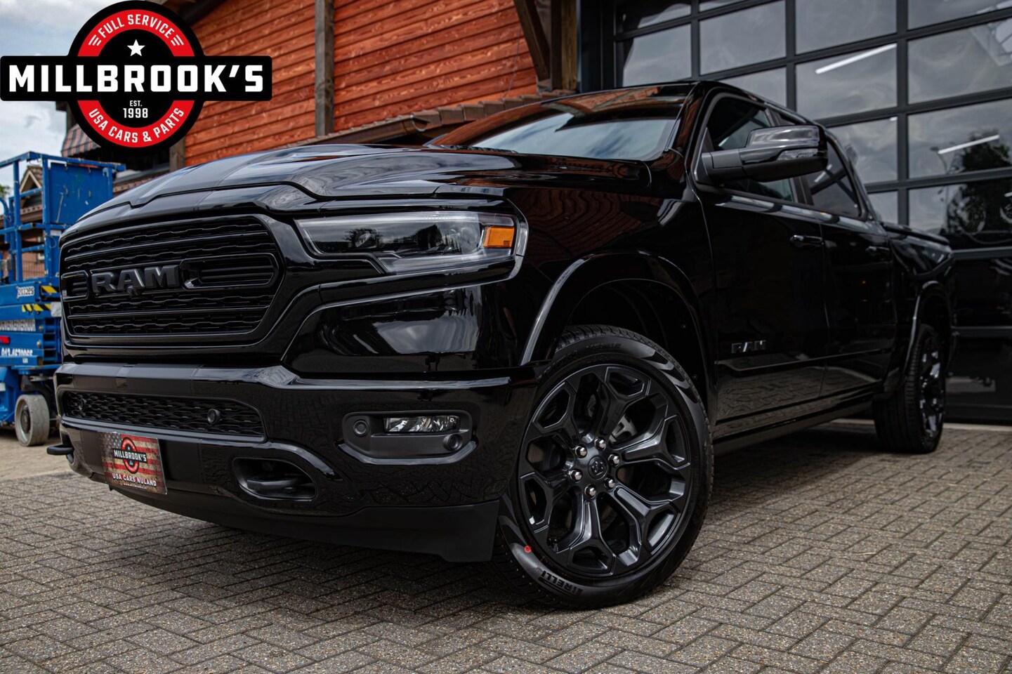 Dodge Ram 1500 - 5.7 V8 2023 Limited Night, Full-Options, all-in prijs, LPG, 6 jaar garantie!! - AutoWereld.nl