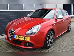 Alfa Romeo Giulietta - 1.7 TBi Quadrifoglio Verde Rosso zeer mooi