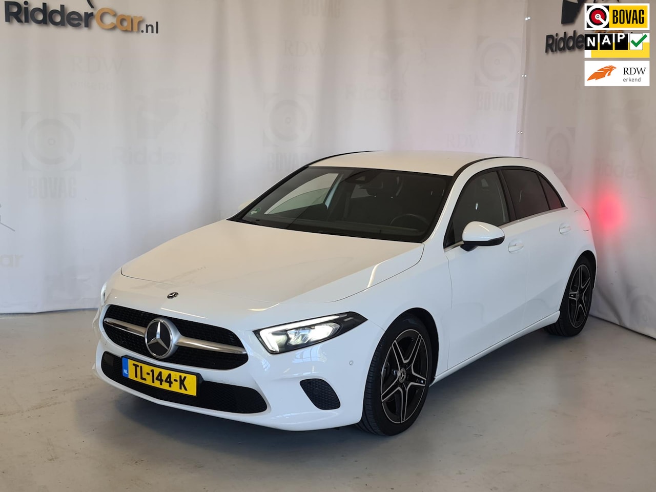 Mercedes-Benz A-klasse - 200 AMG-Line|AUTOMAAT|1E EIG|NAP|APK9-24|TREKHAAK|LED|PARK CAM|CRUISE - AutoWereld.nl