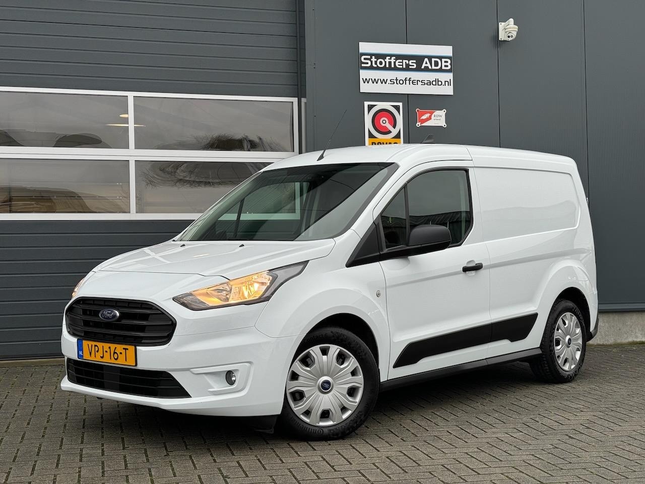 Ford Transit Connect - 1.5 EcoBlue 75pk L1 Trend | Airco | Trekhaak | Cruisecontrol | Trekhaak | DAB | Lat-om-lat - AutoWereld.nl