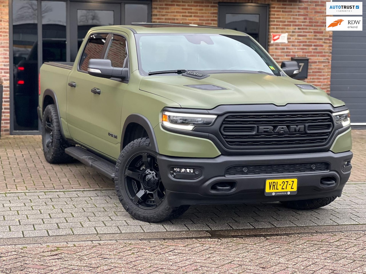 Dodge Ram 1500 - 5.7 V8 4x4 Exclusive Crew Cab Limited Night Edition 200ltr tank Groen Mooiste van NL - AutoWereld.nl