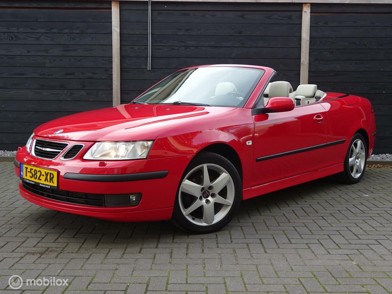 Saab 9-3 Cabrio - 1.8t Vector YOUNGTIMER / vol dealer onderh. / xenon / leder / 17" - AutoWereld.nl