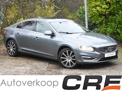 Volvo S60 - 2.0 T5 Summum Automaat / schuifdak / zwart leer / camera / verwarmd stuur en stoelen / zon