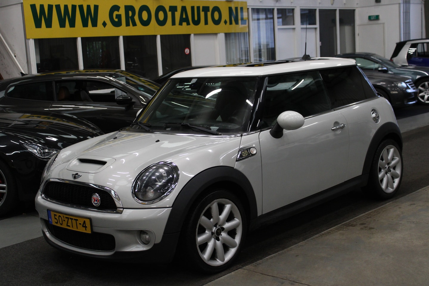 MINI Cooper S - 1.6 Airco, Cruise Control, Xenon, Stuurbekrachtiging - AutoWereld.nl