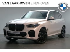 BMW X5 - M50i High Executive Automaat / Panoramadak Sky Lounge / Trekhaak / Laserlight / Active Ste