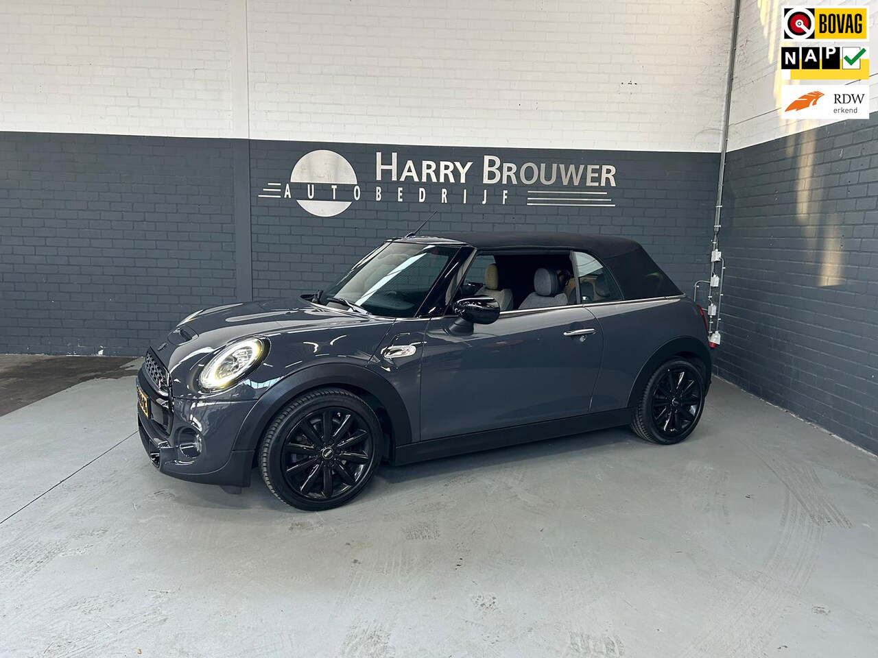 MINI Cabrio - 2.0 Cooper S Chili 2.0 Cooper S Chili, Super uitvoering - AutoWereld.nl