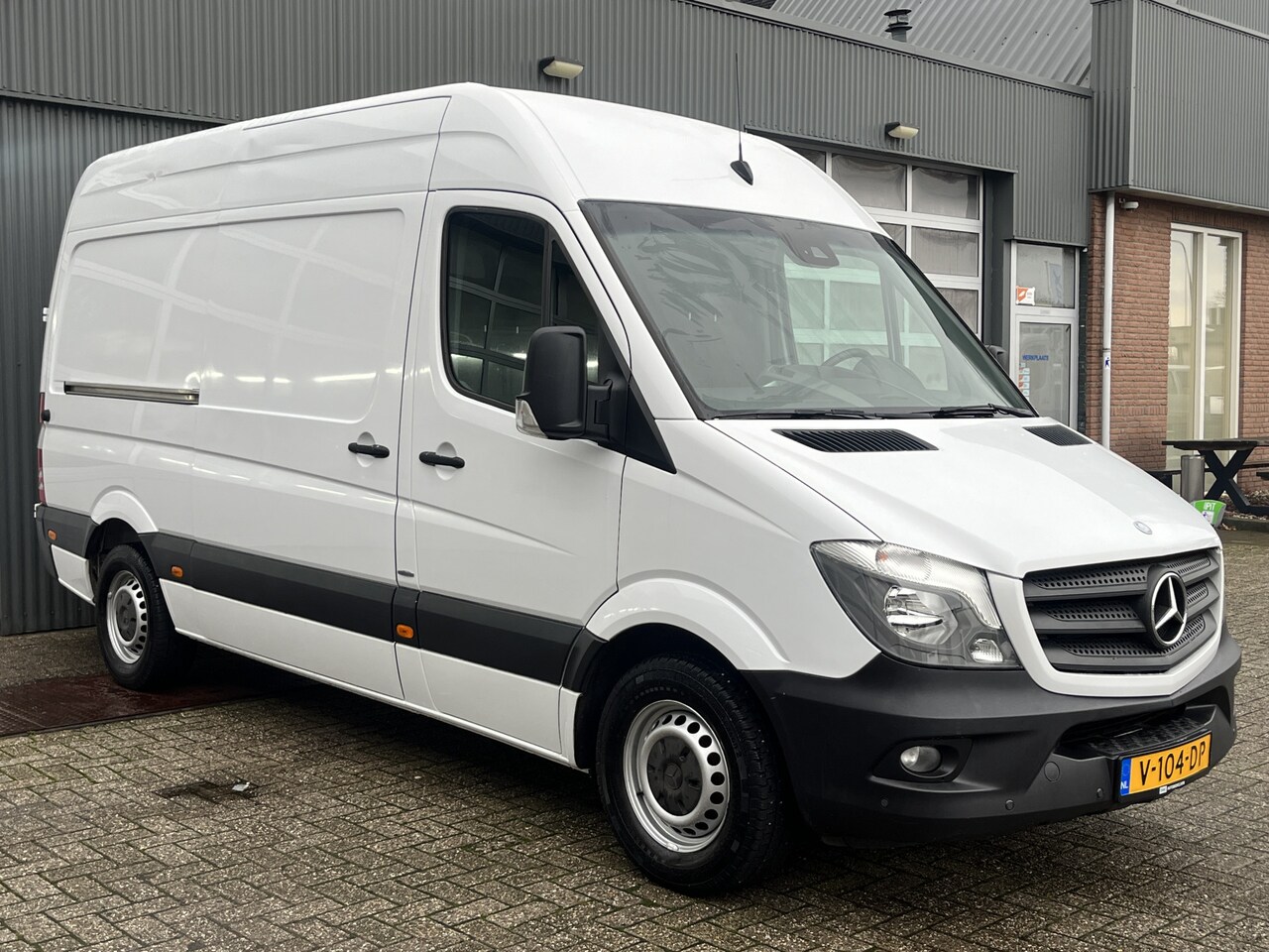 Mercedes-Benz Sprinter - 313 2.2 CDI 366 L2 H2 Airco Cruise controle Trekhaak 2000kg 3 persoons Euro 5 Camera Parke - AutoWereld.nl