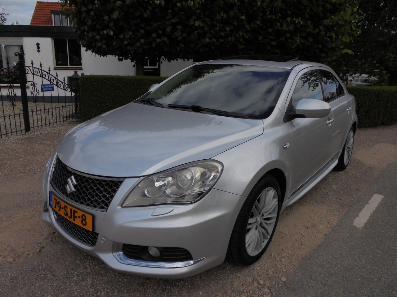 Suzuki Kizashi - 2.4 Sport Automaat 4WD **NL-AUTO**4x4**AUTOMAAT** - AutoWereld.nl