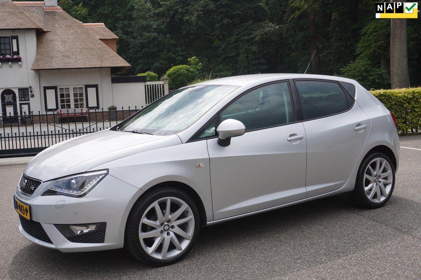 Seat Ibiza - 1.0 EcoTSI FR Connect Xenon Led Navigatie Stoelve - AutoWereld.nl