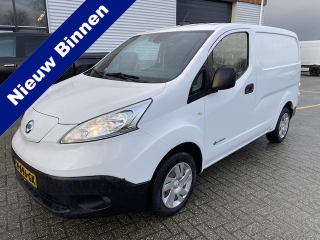 Nissan sales env200 lease