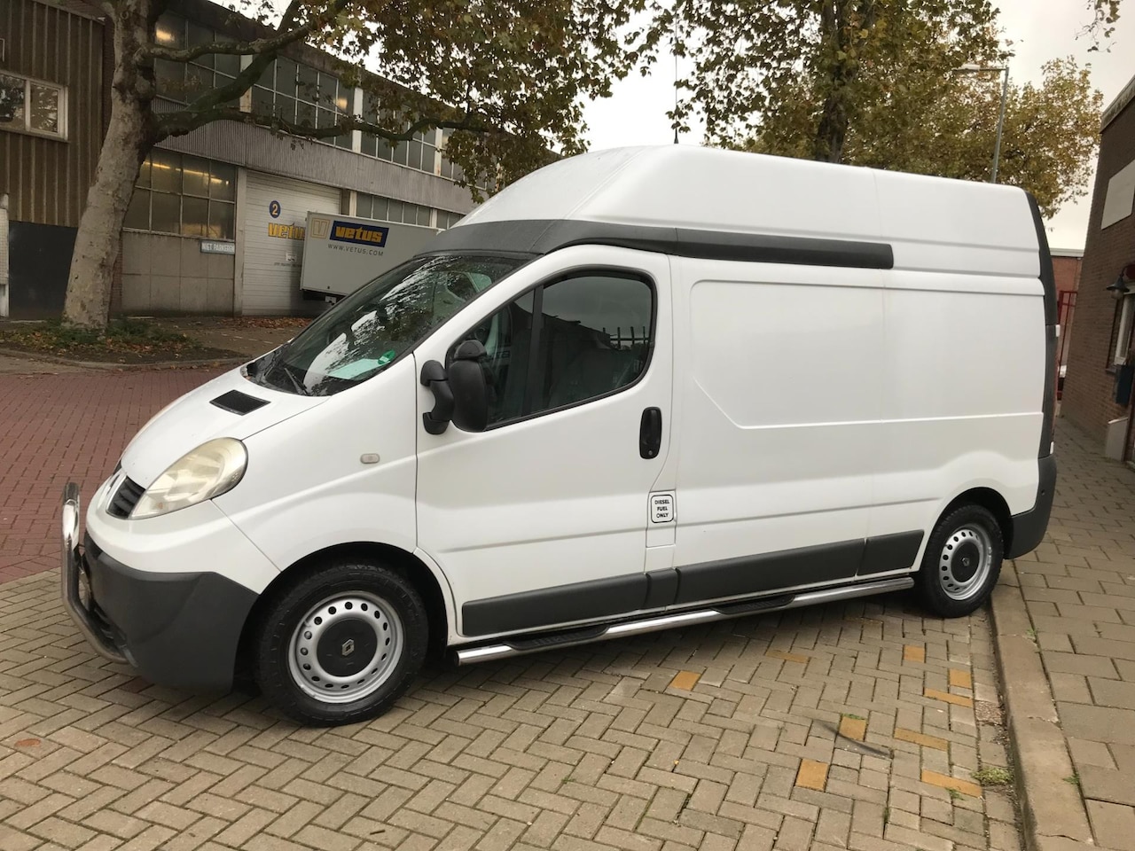 Renault Trafic - 2.0 dCi T29 L2H2 * 2008 * APK 7-9-2024 * Hoog/Lang * Winterbanden * Camera * Sidebaars * - AutoWereld.nl