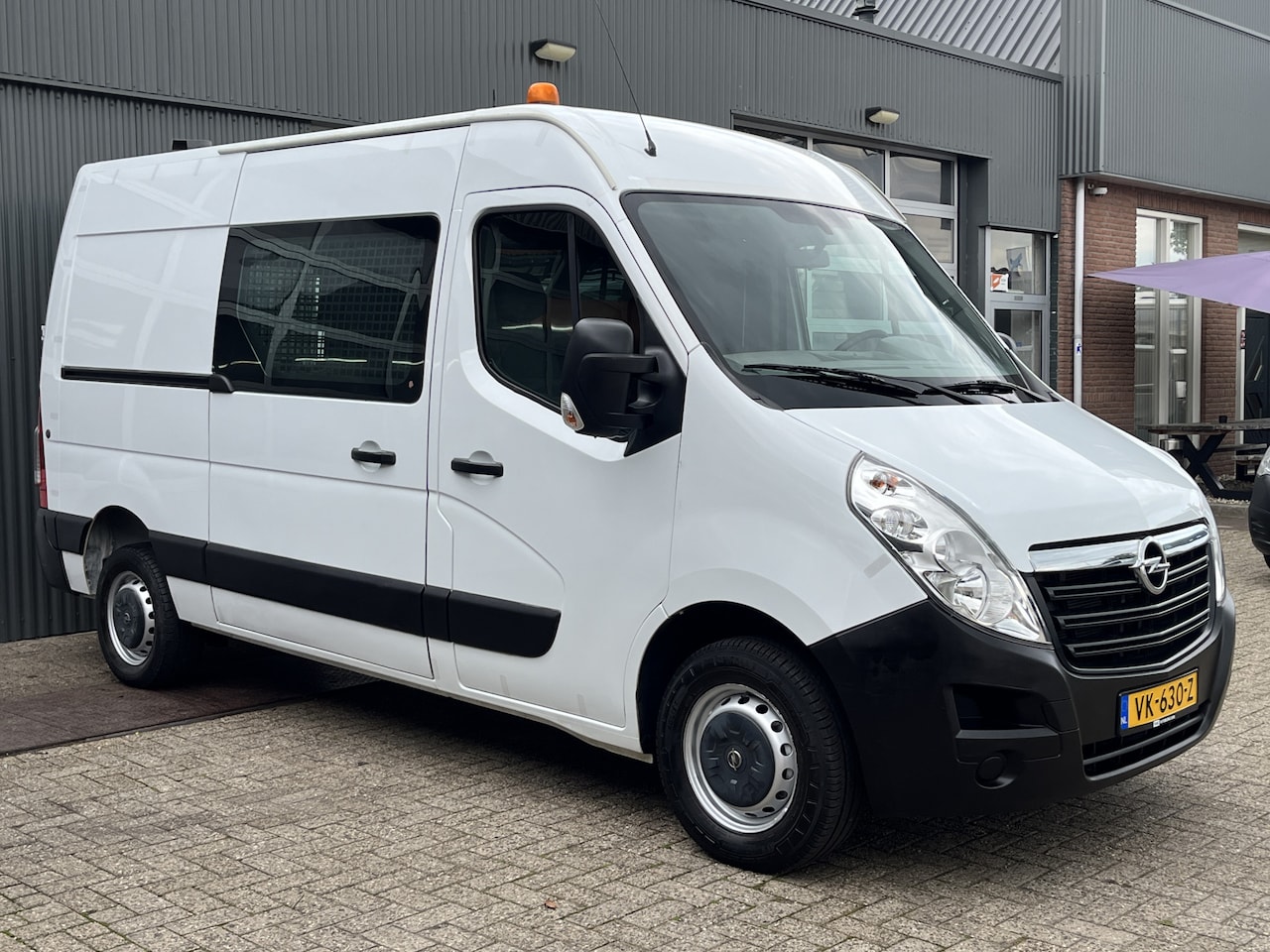 Opel Movano - 2.3 CDTI L2H2 126pk Airco Cruise controle Trekhaak 2500 kg Camera Parkeerhulp achter Euro - AutoWereld.nl