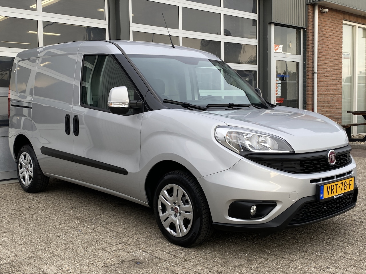 Fiat Doblò Cargo - 1.3 MJ L1H1 SX 90pk 20x op voorraad Btw en Bpm vrij Airco Cruise controle Navigatie Tussen - AutoWereld.nl